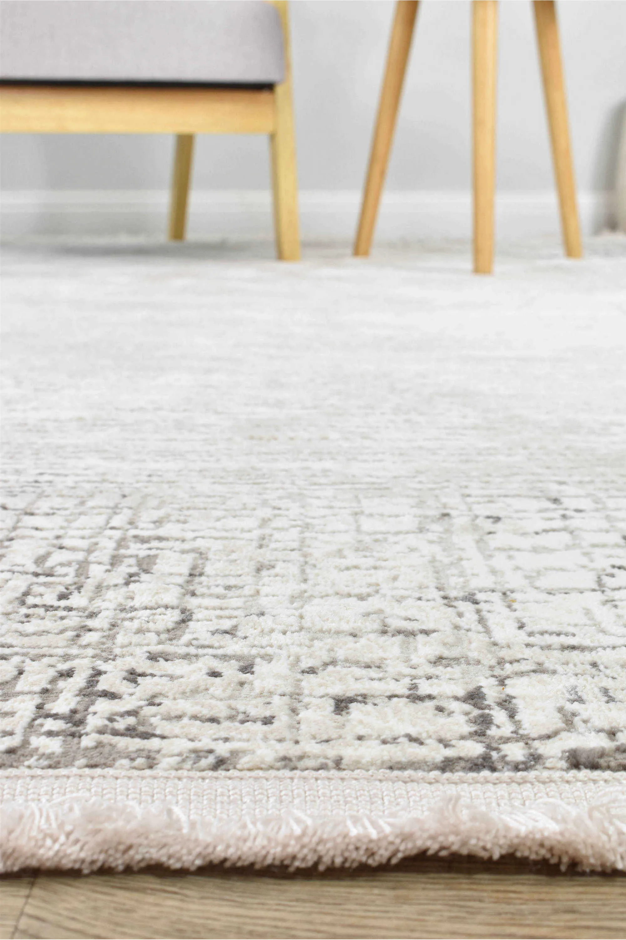 Amara Beige Modern Rug