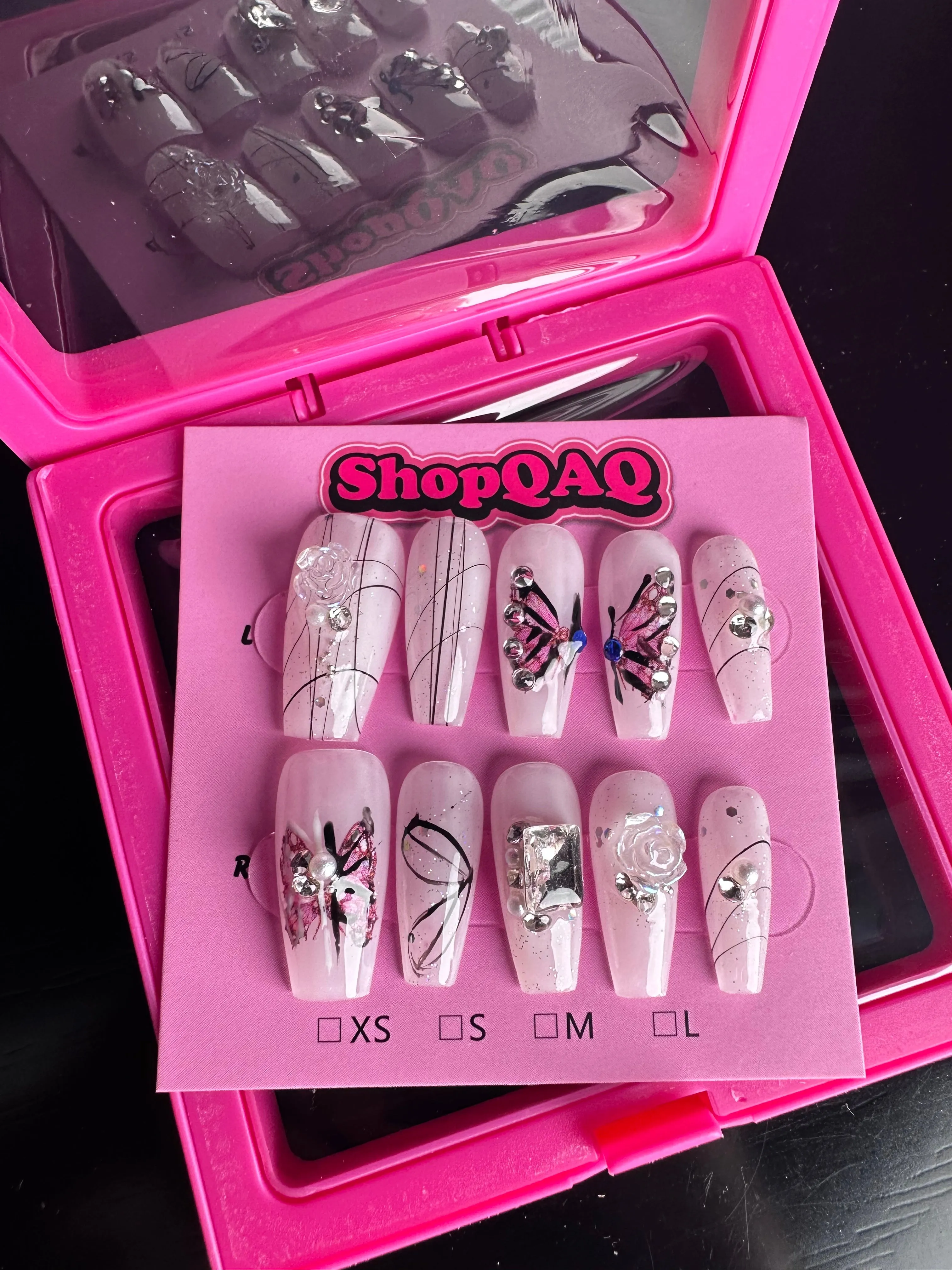 Handcrafted Hand-Painted Half-Butterfly Press-On Nails - New Mid-Length Custom Nail Art